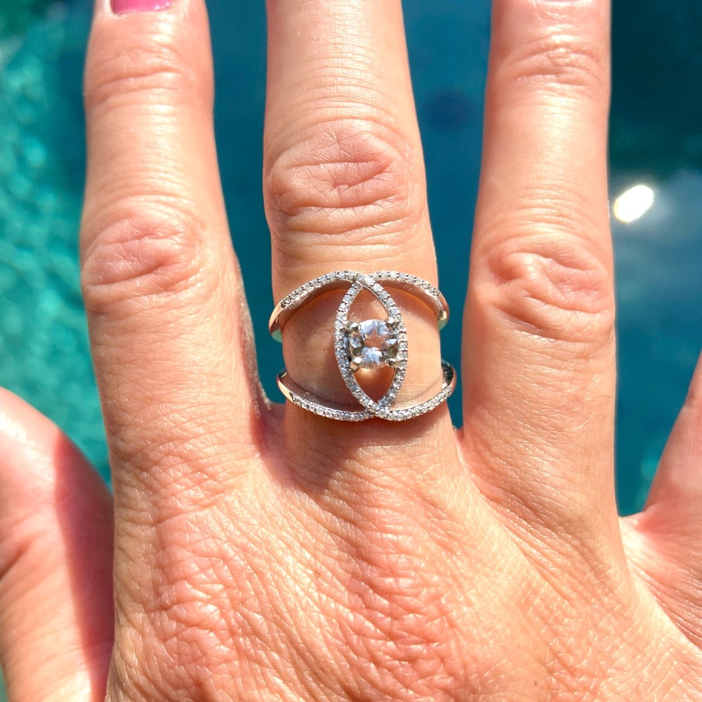 Stunning solid 14k white gold morganite and Diamond open crossover ring size 6.5
